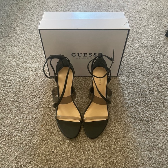 Size 9 Black Guess Heels - Picture 1 of 2
